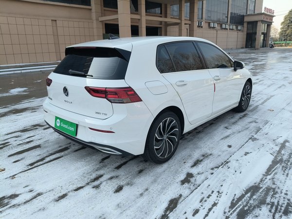 Volkswagen Golf 2021, 29800 км, за 15285 USD