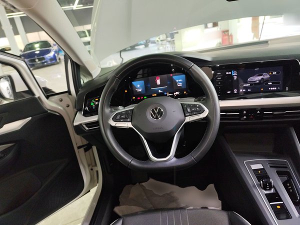 Volkswagen Golf 2021, 34700 км, за 15658 USD - фото 12