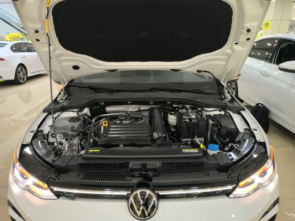 Volkswagen Golf 2021, 39600 км, за 16769 USD - фото 9