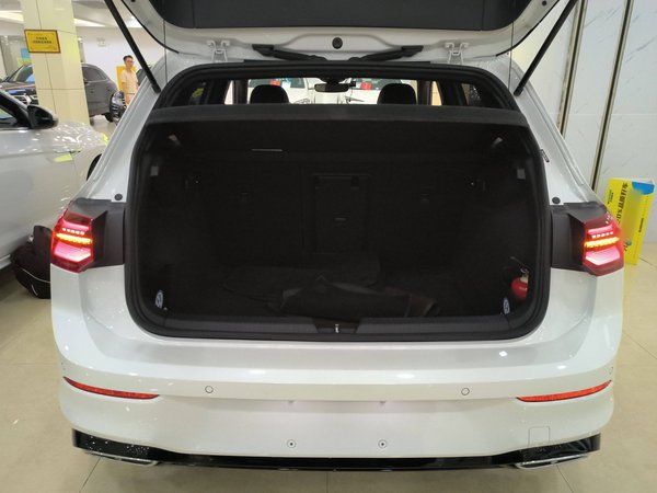 Volkswagen Golf 2021, 39600 км, за 16769 USD - фото 8