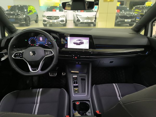 Volkswagen Golf 2021, 39600 км, за 16769 USD - фото 11