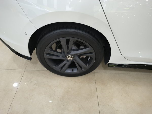 Volkswagen Golf 2021, 39600 км, за 16769 USD - фото 25