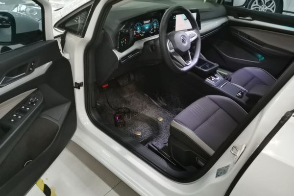 Volkswagen Golf 2021, 45300 км, за 14328 USD - фото 18