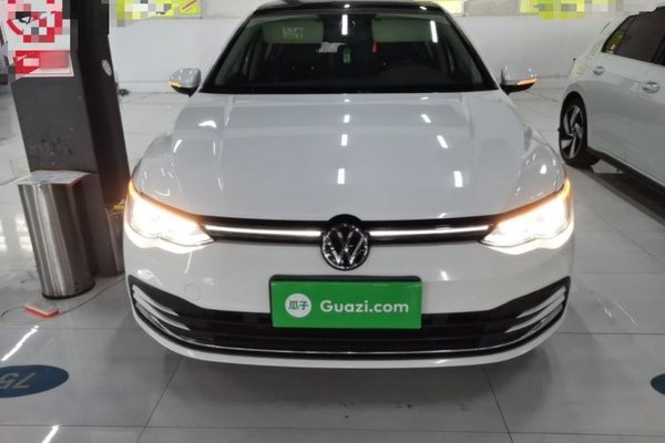Volkswagen Golf 2021, 45300 км, за 14328 USD