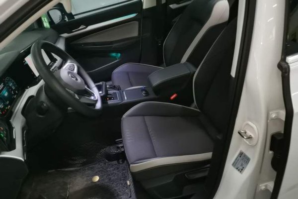 Volkswagen Golf 2021, 45300 км, за 14328 USD - фото 17
