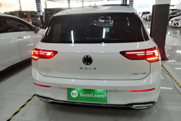Volkswagen Golf 2021, 45300 км, за 14328 USD