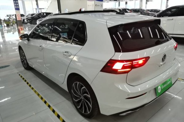 Volkswagen Golf 2021, 45300 км, за 14328 USD