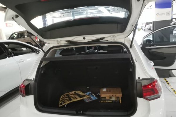 Volkswagen Golf 2021, 45300 км, за 14328 USD - фото 22
