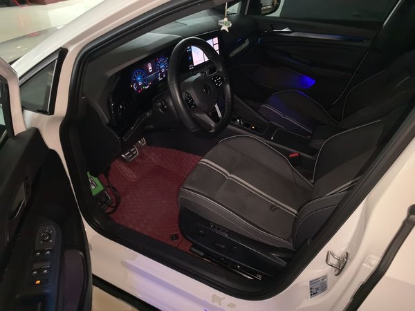 Volkswagen Golf 2021, 51100 км, за 15688 USD - фото 15