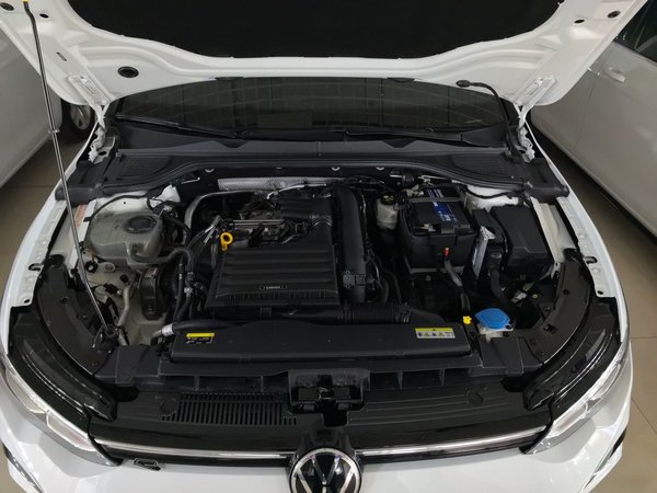 Volkswagen Golf 2021, 51100 км, за 15688 USD - фото 19