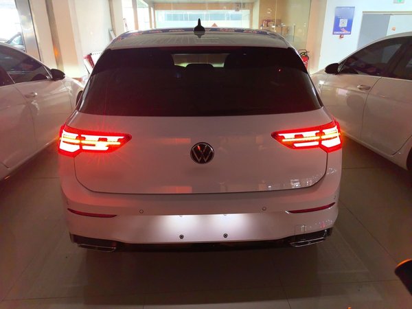 Volkswagen Golf 2021, 51100 км, за 15688 USD