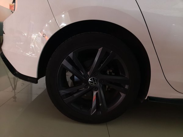 Volkswagen Golf 2021, 51100 км, за 15688 USD - фото 25