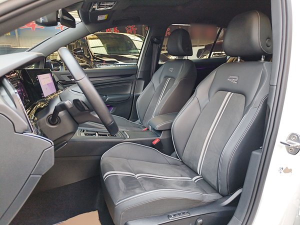 Volkswagen Golf 2021, 62800 км, за 14242 USD - фото 18