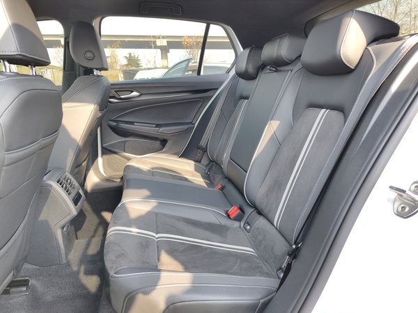 Volkswagen Golf 2021, 62800 км, за 14242 USD - фото 20