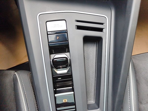 Volkswagen Golf 2021, 62800 км, за 14242 USD - фото 17