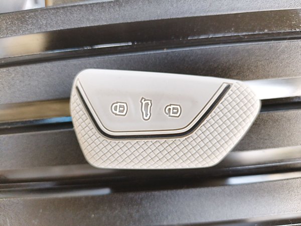 Volkswagen Golf 2021, 62800 км, за 14242 USD - фото 12