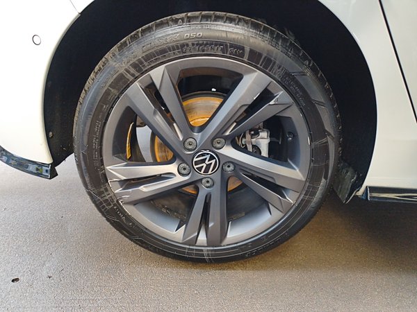 Volkswagen Golf 2021, 62800 км, за 14242 USD - фото 10