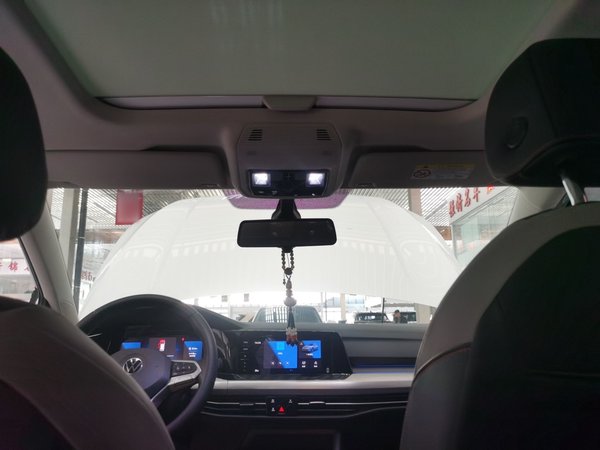 Volkswagen Golf 2021, 63200 км, за 15071 USD - фото 17