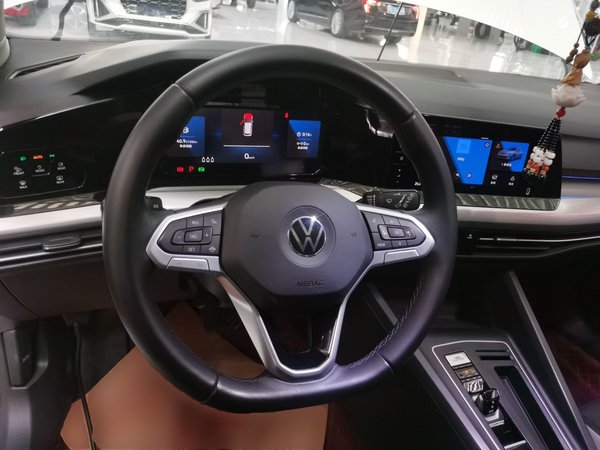 Volkswagen Golf 2021, 63200 км, за 15071 USD - фото 12