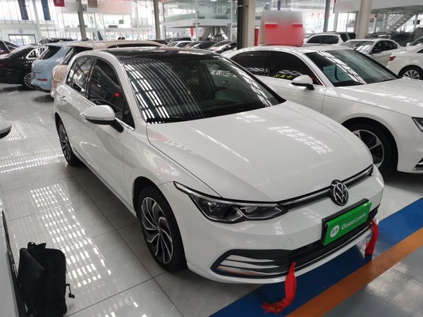 Volkswagen Golf 2021, 63200 км, за 15071 USD