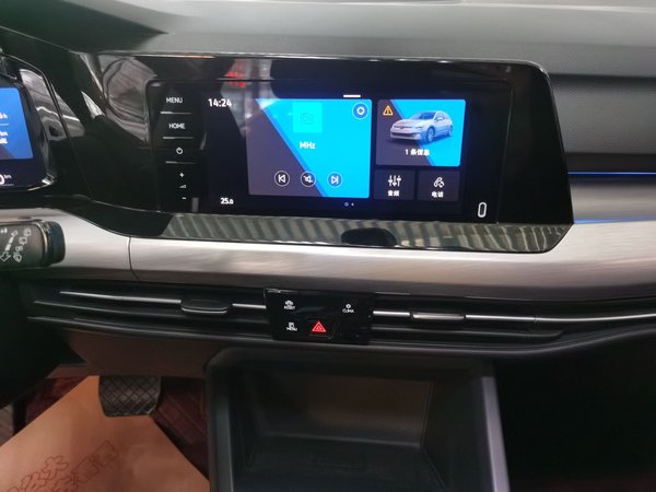 Volkswagen Golf 2021, 63200 км, за 15071 USD - фото 14