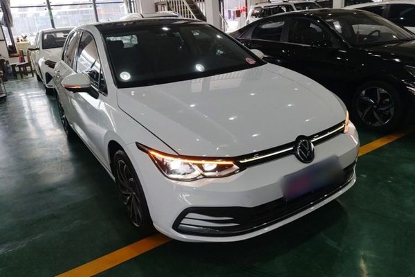 Volkswagen Golf 2021, 65600 км, за 14879 USD