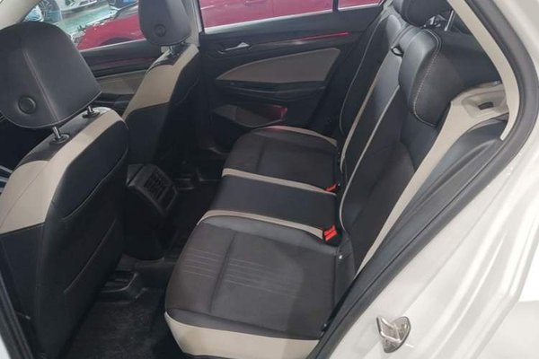 Volkswagen Golf 2021, 65600 км, за 14879 USD - фото 20