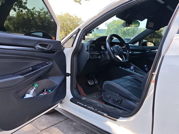 Volkswagen Golf 2021, 77000 км, за 15264 USD - фото 13