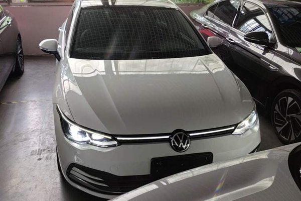 Volkswagen Golf 2021, 81300 км, за 13330 USD