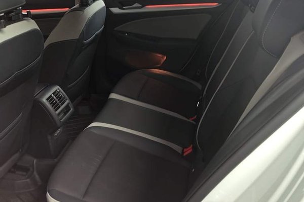 Volkswagen Golf 2021, 81300 км, за 13330 USD - фото 23