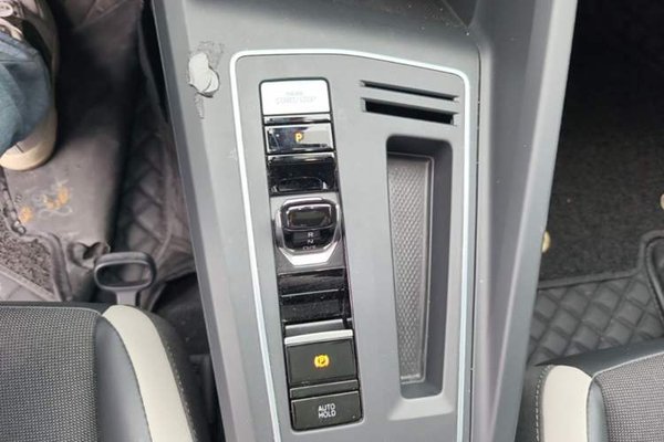 Volkswagen Golf 2023, 11600 км, за 16999 USD - фото 17