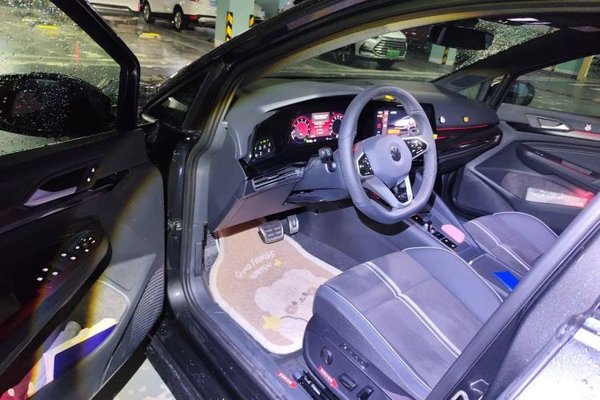 Volkswagen Golf 2023, 11800 км, за 15262 USD - фото 16