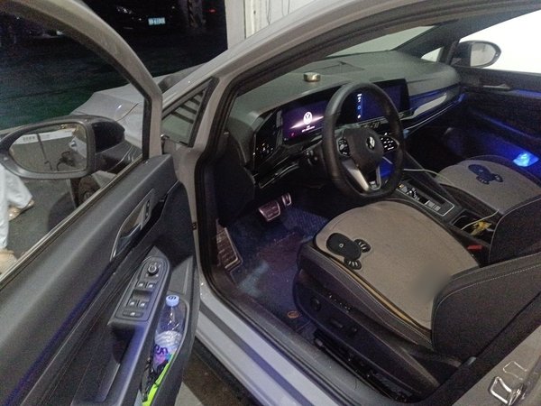 Volkswagen Golf 2023, 6700 км, за 16914 USD - фото 17