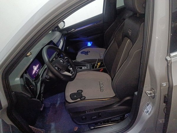 Volkswagen Golf 2023, 6700 км, за 16914 USD - фото 16