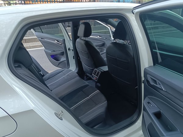 Volkswagen Golf 2023, 13200 км, за 18436 USD - фото 19