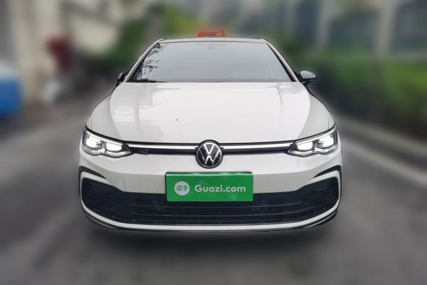 Volkswagen Golf 2023, 17100 км, за 20993 USD