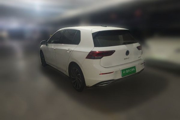 Volkswagen Golf 2023, 17900 км, за 14756 USD