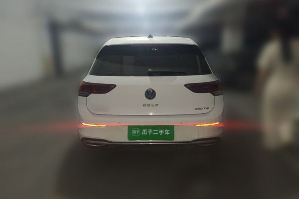 Volkswagen Golf 2023, 17900 км, за 14756 USD