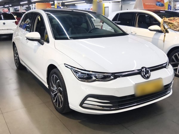 Volkswagen Golf 2023, 37300 км, за 15477 USD