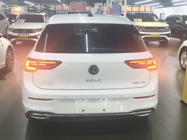 Volkswagen Golf 2023, 37300 км, за 15477 USD