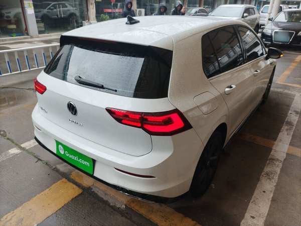 Volkswagen Golf 2023, 50199 км, за 17347 USD - фото 6