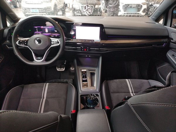 Volkswagen Golf 2023, 50199 км, за 17347 USD - фото 13