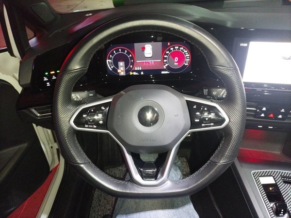 Volkswagen Golf 2023, 50199 км, за 17347 USD - фото 14