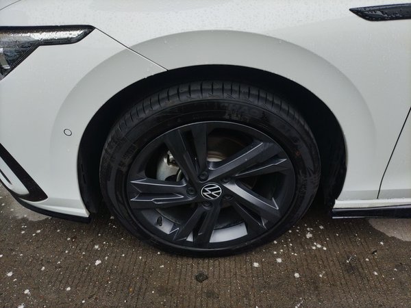 Volkswagen Golf 2023, 50199 км, за 17347 USD - фото 8