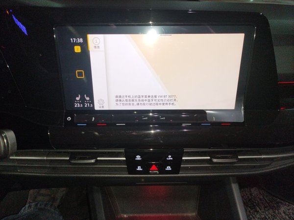 Volkswagen Golf 2023, 50199 км, за 17347 USD - фото 16