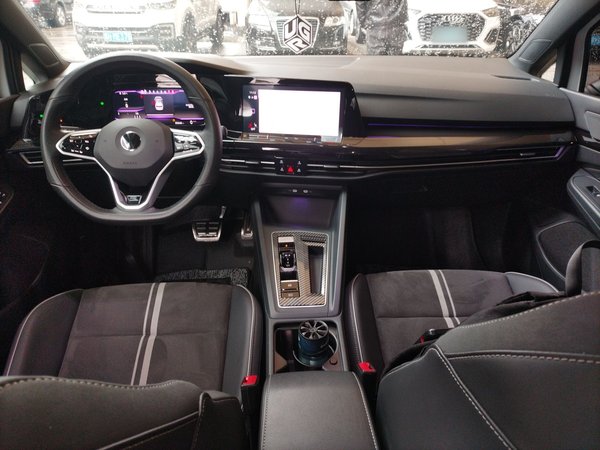 Volkswagen Golf 2023, 50199 км, за 17026 USD - фото 20