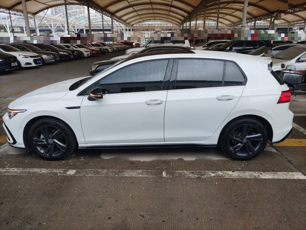 Volkswagen Golf 2023, 50199 км, за 17026 USD