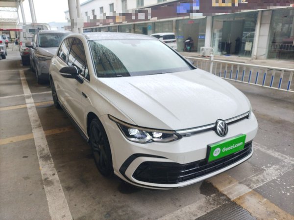 Volkswagen Golf 2023, 50199 км, за 17026 USD