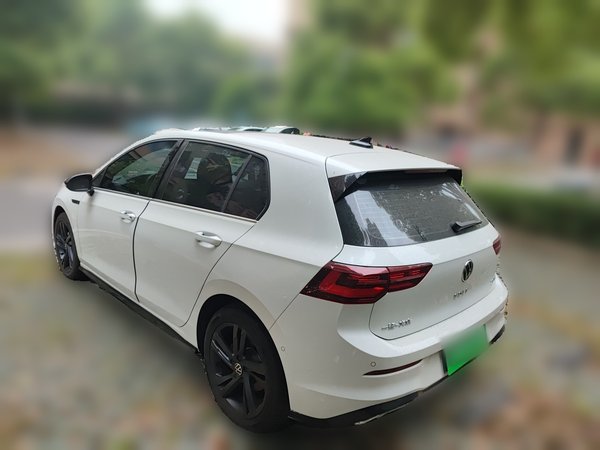 Volkswagen Golf 2023, 9800 км, за 18969 USD