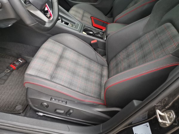 Volkswagen Golf GTI 2021, 67400 км, за 20958 USD - фото 18